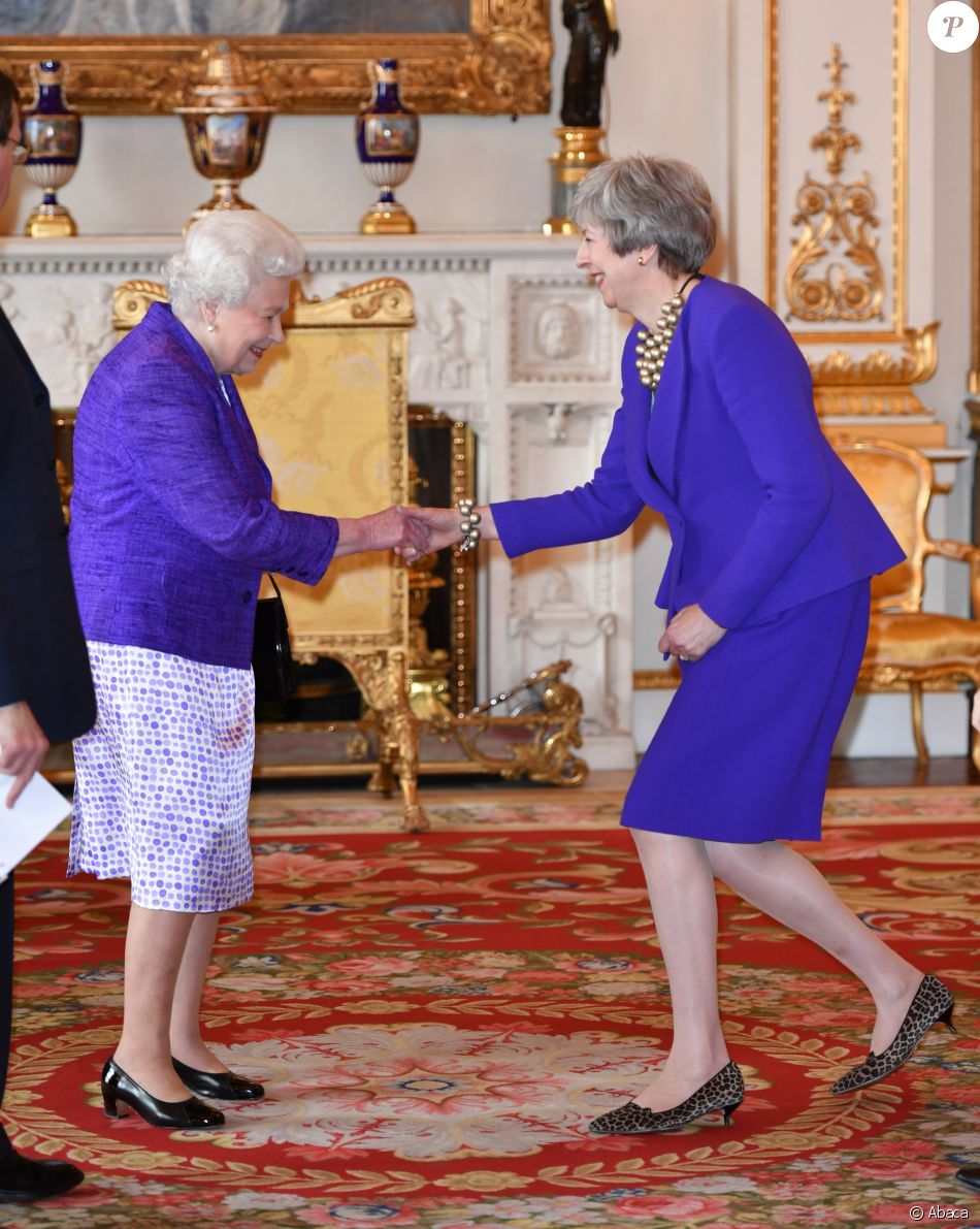 Elizabeth II et Theresa May - La famille royale britannique réunie pour fêter le 50ème anniversaire de l&#039;investiture du prince Charles au palais de Buckingham, le 5 mars 2019.