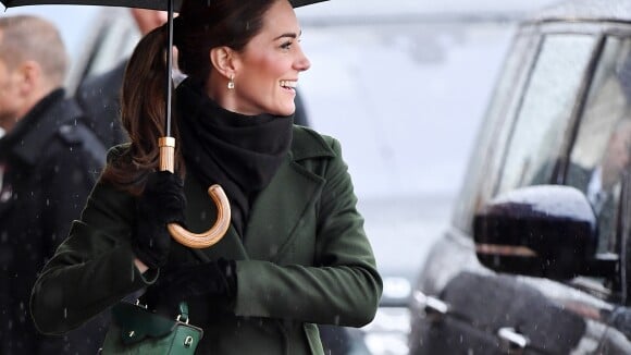 Kate Middleton et William en couple pour une virée pluvieuse à Blackpool