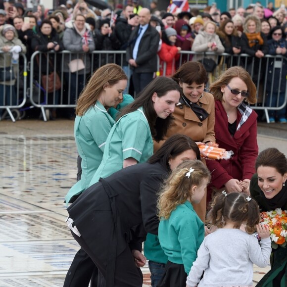 Le prince William, duc de Cambridge, et Kate Catherine Middleton, duchesse de Cambridge, à la sortie de la "Blackpool Tower" à Blackpool. Le 6 mars 2019