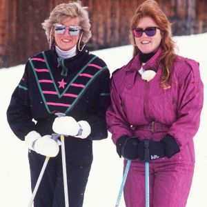 Sarah Ferguson et Lady Di à Klosters en Suisse, le 9 mars 1988. 