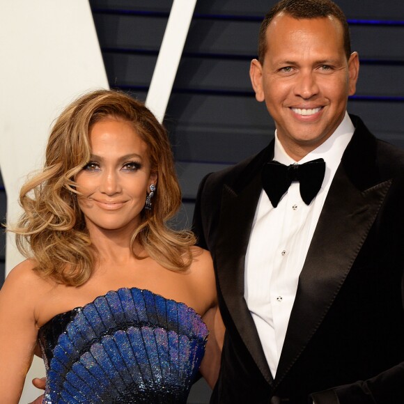 Jennifer Lopez et son compagnon Alex Rodriguez à la soirée Vanity Fair Oscar Party à Los Angeles, le 24 février 2019.