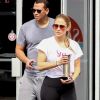 Jennifer Lopez et son compagnon Alex Rodriguez sortent de la salle de gym à Miami le 15 février 2019.