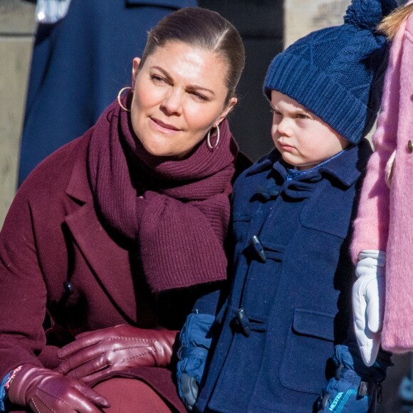 La princesse Victoria de Suède, accompagnée par son mari le prince Daniel et leurs enfants la princesse Estelle et le prince Oscar, a été fêtée par le public le 12 mars 2019 dans la cour intérieur du palais royal à Stockholm lors de la célébration de son prénom.