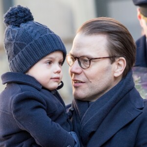 La princesse Victoria de Suède, accompagnée par son mari le prince Daniel et leurs enfants la princesse Estelle et le prince Oscar, a été fêtée par le public le 12 mars 2019 dans la cour intérieur du palais royal à Stockholm lors de la célébration de son prénom.