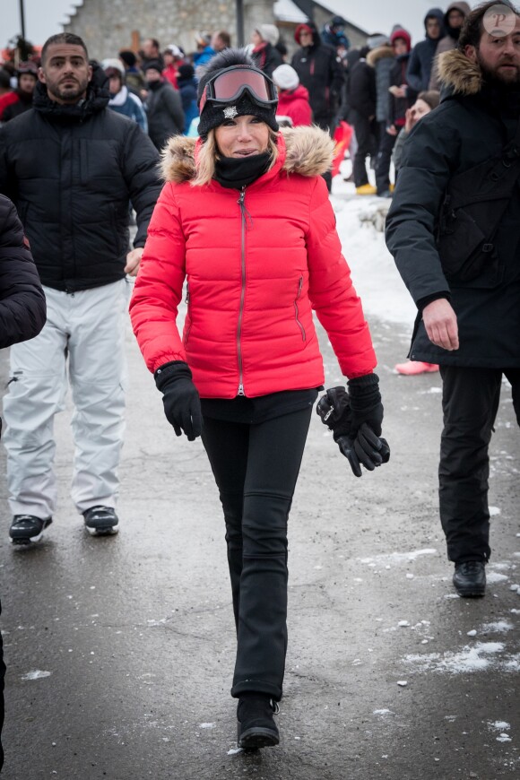 Exclusif - Le président Emmanuel Macron et sa femme Brigitte Macron (Trogneux) font du ski dans la station de la Mongie le 26 décembre 2017. © Dominique Jacovides - Cyril Moreau / Bestimage