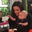  Eva Longoria et son fils Santiago sur le tournage de Black.ish. Instagram, novembre 2018 