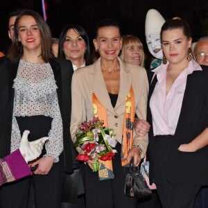 La princesse Stéphanie de Monaco, entourée de ses filles Pauline Ducruet et Camille Gottlieb durant la 3ème soirée du 43ème Festival International du Cirque de Monte Carlo sous le chapiteau de Fontvieille à Monaco le 19 janvier 2019. Le Festival se déroule jusqu'au 27 janvier. © Bruno Bebert / pool / Bestimage