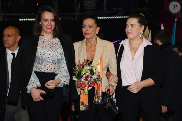 La princesse Stéphanie de Monaco, entourée de ses filles Pauline Ducruet et Camille Gottlieb durant la 3ème soirée du 43ème Festival International du Cirque de Monte Carlo sous le chapiteau de Fontvieille à Monaco le 19 janvier 2019. Le Festival se déroule jusqu'au 27 janvier. © Bruno Bebert / pool / Bestimage