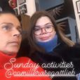Pauline Ducruet et Camille Gottlieb dans un salon de tatouages de New York avec leur maman Stéphanie de Monaco le 17 mars 2019.
