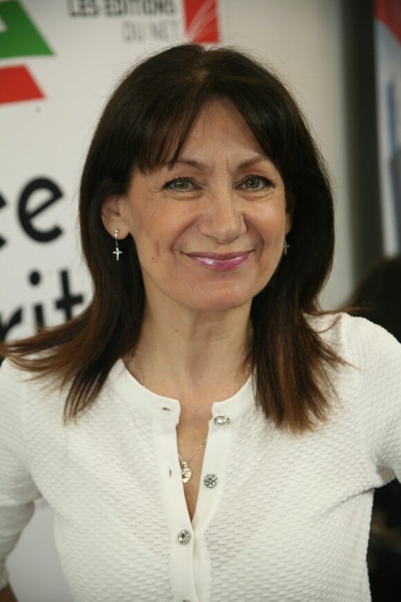 Julie Bataille - Salon du livre de Paris 2019 à la Porte de Versailles à Paris du 15 au 18 mars 2019. © Jlppa / Bestimage