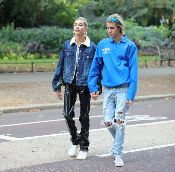 Justin Bieber et Hailey Baldwin se promènent à Londres le 17 septembre 2018.