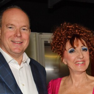 Exclusif - Le prince Albert II de Monaco avec Noelle Perna (Mado la Niçoise) en marge de la représentation de son spectacle Certifié Mado dans le cadre des 14e Sérénissimes de l'Humour au Grimaldi Forum, à Monaco, le 22 mars 2019. © Bruno Bebert/Bestimage
