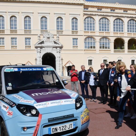 Le prince Albert II de Monaco a donné le départ de la 29ème édition du Rallye Aïcha des Gazelles catégorie E-Gazelle VINCI Immobilier sur la Place du Palais de Monaco le 16 mars 2019, quelques heures avant le départ officiel depuis la Promenade des Anglais à Nice. Le Rallye Aïcha des Gazelles du Maroc est le seul Rallye-Raid hors-piste 100% féminin au monde. © Bruno Bebert / Bestimage