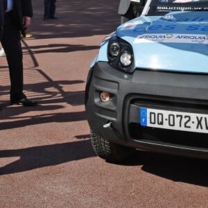 Le prince Albert II de Monaco a donné le départ de la 29ème édition du Rallye Aïcha des Gazelles catégorie E-Gazelle VINCI Immobilier sur la Place du Palais de Monaco le 16 mars 2019, quelques heures avant le départ officiel depuis la Promenade des Anglais à Nice. Le Rallye Aïcha des Gazelles du Maroc est le seul Rallye-Raid hors-piste 100% féminin au monde. © Bruno Bebert / Bestimage