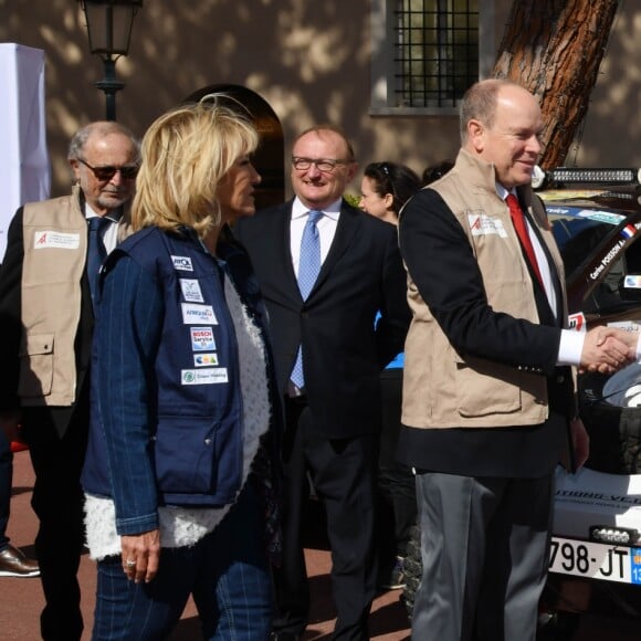 Le prince Albert II de Monaco a donné le départ de la 29ème édition du Rallye Aïcha des Gazelles catégorie E-Gazelle VINCI Immobilier sur la Place du Palais de Monaco le 16 mars 2019, quelques heures avant le départ officiel depuis la Promenade des Anglais à Nice. Le Rallye Aïcha des Gazelles du Maroc est le seul Rallye-Raid hors-piste 100% féminin au monde. © Bruno Bebert / Bestimage