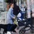 Exclusif - Pippa Middleton se promène avec son fils Arthur Michael William Matthews et ses deux chiens à Londres, le 25 mars 2019.