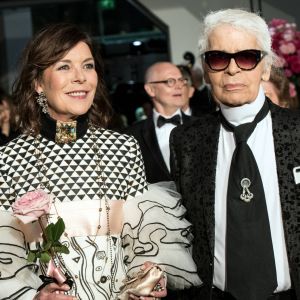 La princesse Caroline de Hanovre et Karl Lagerfeld - 63ème Bal de la Rose sur le thème de la Sécession Viennoise, imaginé par K.Lagerfeld au profit de la Fondation Princesse Grace dans la Salle des Etoiles au Sporting Monte Carlo à Monaco, le 18 mars 2017. © Gaetan Luci / Palais Princier / SBM via Bestimage