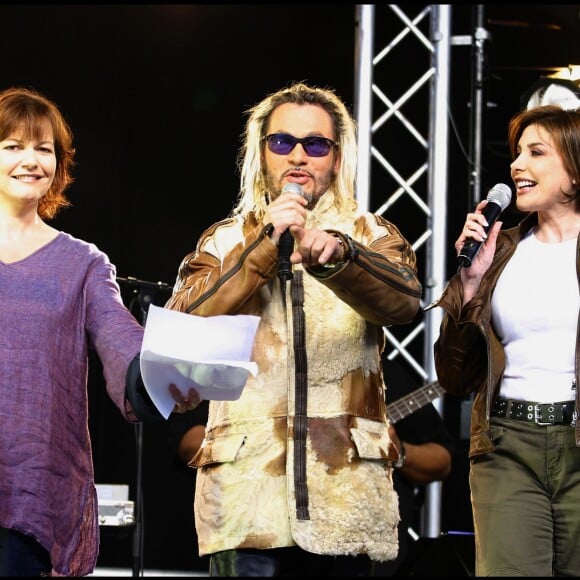 Maurane, Florent Pagny et Liane Foly au concert de l'association Laurette Fufain pour le don de plaquettes au Champs de Mars, en 2003