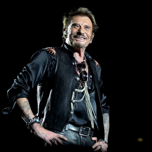 Exclusif - Johnny Hallyday sur scène lors de son premier concert, à Nîmes le 2 juillet 2015.