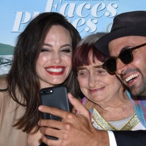 Angelina Jolie, Agnès Varda, JR à la première de 'Faces Places' au Pacific Design center à West Hollywood, le 11 octobre 2017 © Chris Delmas/Bestimage