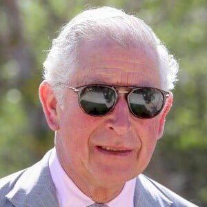 Le prince Charles visite le parc botanique royal Elizabeth II lors de son voyage officiel aux Iles Caïmans, le 28 mars 2019.