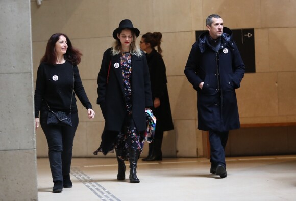 Marion Cotillard et son compagnon Guillaume Canet - Hommage à Agnès Varda à la Cinémathèque française avant ses obsèques au cimetière du Montparnasse à Paris le 2 avril 2019.
