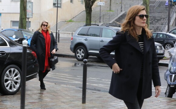 Catherine Deneuve et sa fille Chiara Mastroianni arrivent à l'hommage à Agnès Varda à la Cinémathèque française avant ses obsèques au cimetière du Montparnasse à Paris, France, le 2 avril 2019