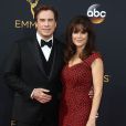 John Travolta et sa femme Kelly Preston - 68ème cérémonie des Emmy Awards au Microsoft Theater à Los Angeles, le 18 septembre 2016.