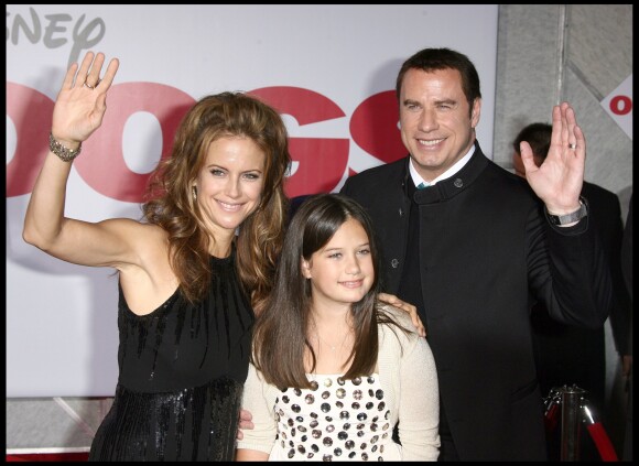John travolta, Kelly Preston et leur fille Ella Bleu à Hollywood en novembre 2009.