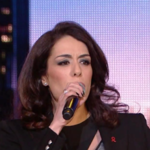 Sofia Essaïdi sur la scène des "40 ans de Starmania" pour le Sidaction, émission diffusée le 6 avril 2019 sur France 2.
