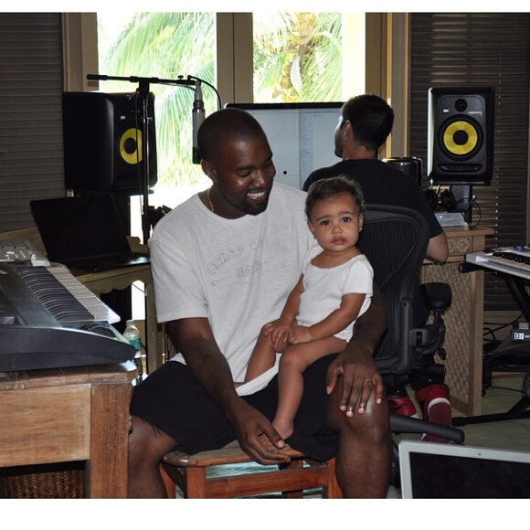 North West en studio avec son père Kanye West.