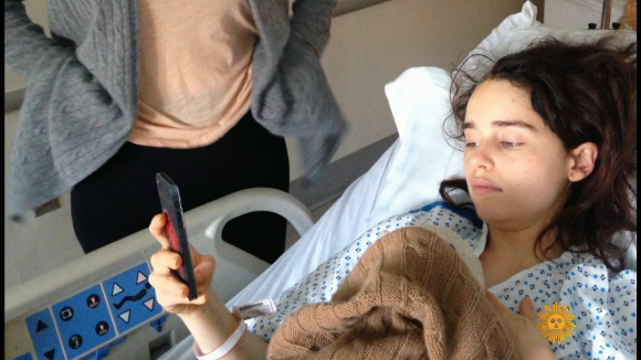 Emilia Clarke revient sur ses AVC en images : "La douleur la plus atroce"