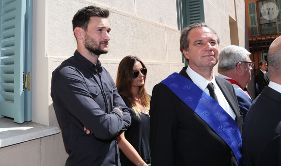 Le gardien de l'équipe de France de football Hugo Lloris et sa femme Marine - Le premier ministre Manuel Valls à Nice pour participer à l'hommage aux victimes de l'attentat de la Promenade des Anglais qui a fait 84 morts à Nice le 18 juillet 2016.