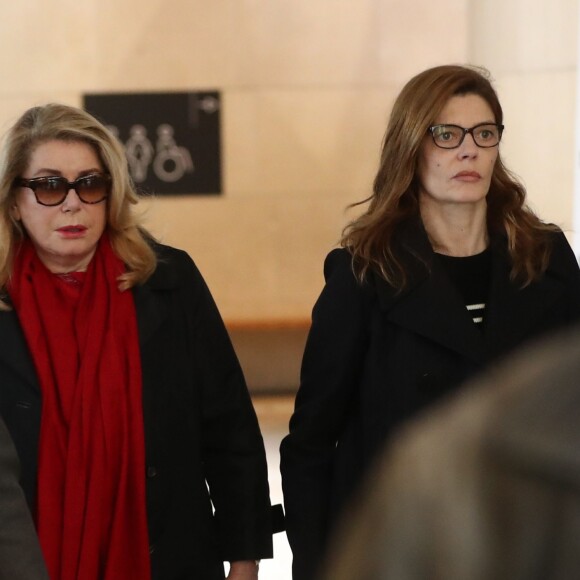 Catherine Deneuve et sa fille, Chiara Mastroianni - Les célébrités viennet rendre hommage à Agnès Varda à la Cinémathèque française avant ses obsèques au cimetière du Montparnasse à Paris le 2 avril 2019.