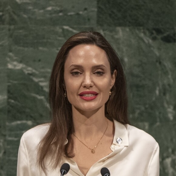 Angelina Jolie parle à la tribune de l'ONU à New York le 29 mars 2019.