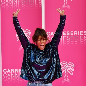 Amel Bent pour la série 'Kings' lors du photocall de la 5ème montée des marches de la 2ème édition du "Canneseries" au palais des Festivals à Cannes, France, le 9 avril 2019. © Bruno Bébert/Bestimage