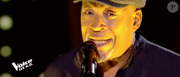 Adrian Byron Burns dans "The Voice 8" sur TF1, le 20 avril 2019.
