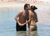 L'ancienne star du foot italien Christian Vieri... vous présente sa superbe femme sur la plage !