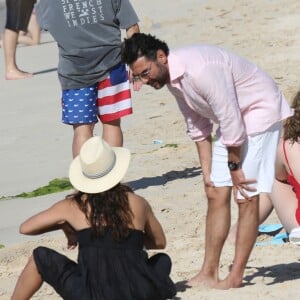 Eva Longoria, son mari José Baston et leur fils Santiago en vacances à la plage sur l'île de Saint-Barthélémy le 21 Avril 2019.