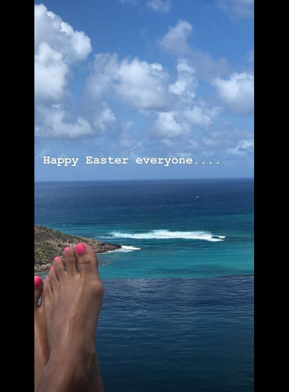 Eva Longoria bronze à Saint-Barthélemy. Instagram, le 21 avril 2019.