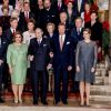 Le grand-duc Jean de Luxembourg entouré de sa famille (au premier rang : le prince Guillaume, la grande-duchesse Maria Teresa, le grand-duc Henri et la princesse Stéphanie) en décembre 2016 lors de la clôture de l'année anniversaire des 125 ans de la dynastie Luxembourg-Nassau. Le grand-duc est mort dans la nuit du 22 au 23 avril 2019 à l'âge de 98 ans.