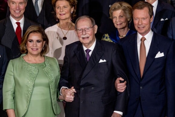 Le grand-duc Jean de Luxembourg entouré de la grande-duchesse Maria Teresa et du grand-duc Henri en décembre 2016 lors de la clôture de l'année anniversaire des 125 ans de la dynastie Luxembourg-Nassau. Le grand-duc est mort dans la nuit du 22 au 23 avril 2019 à l'âge de 98 ans.