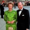 Le grand-duc Jean de Luxembourg et son épouse la grande-duchesse Joséphine-Charlotte lors des 50 ans du roi Carl XVI Gustaf de Suède en mai 1996 à Stockholm. Le grand-duc Jean est mort dans la nuit du 22 au 23 avril 2019 à l'âge de 98 ans.