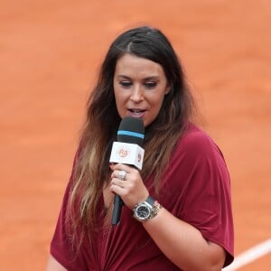 Marion Bartoli lors des internationaux de tennis de Roland Garros le 28 mai 2018. En atten­dant de redis­pu­ter des matchs, la spor­tive commente les rencontres pour Euro­sport à l'occa­sion du tour­noi de Roland-Garros. © Dominique Jacovides - Cyril Moreau / Bestimage