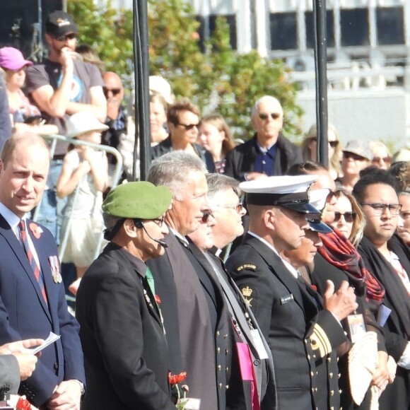 Le prince William a assisté au côté du Premier ministre néo-zélandais au service commémoratif de l'Anzac Day à Auckland en Nouvelle-Zélande le 24 avril 2019.