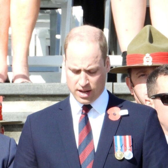 Le prince William a assisté au côté du Premier ministre néo-zélandais au service commémoratif de l'Anzac Day à Auckland en Nouvelle-Zélande le 24 avril 2019.