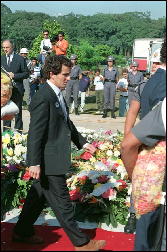 Alain Prost aux obsèques d'Ayrton Senna à Sao Paulo, le 8 mai 1994.