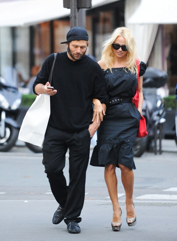 Pamela Anderson et Rick Salomon à Paris. Octobre 2013.