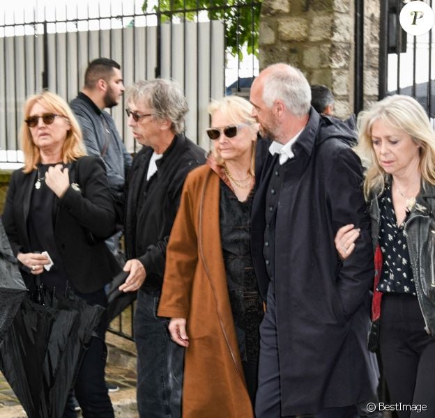 Babette, la femme de Dick Rivers, Pascal Forneri, le fils de Dick Rivers et Micheline Davis, Natala, la fille de Dick Rivers - Obsèques de Dick Rivers en l'église Saint-Pierre de Montmartre à Paris le 2 mai 2019.