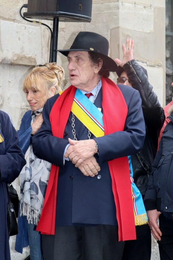 Alain Coquard, président de la République de Montmartre lors des obsèques de Dick Rivers en l'église Saint-Pierre de Montmartre à Paris le 2 mai 2019.
